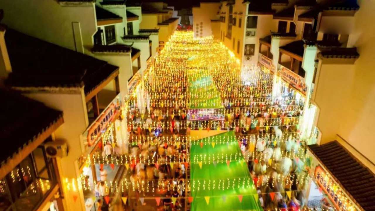 2022江西“百城百夜”文化和旅游消費(fèi)季活動(dòng)氛圍.jpg