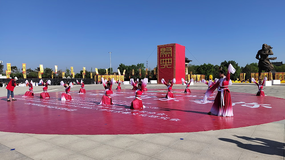 2024新樂伏羲文化旅游節(jié)現(xiàn)場節(jié)目.jpg