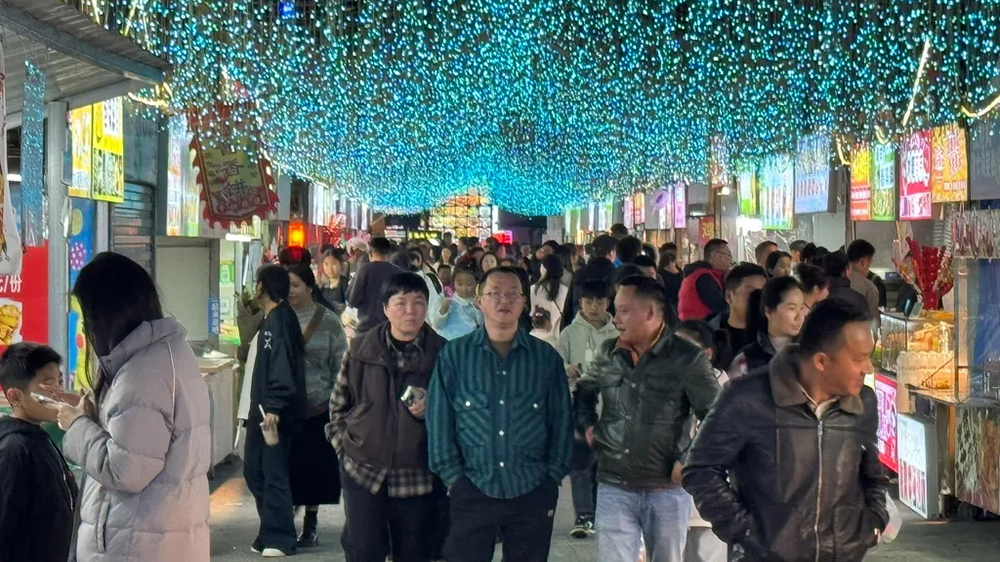 云南芒市新玩廠夜市現(xiàn)場(chǎng).jpg